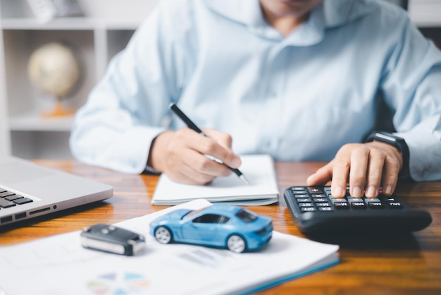 When Should You Use a Car Worth Calculator
